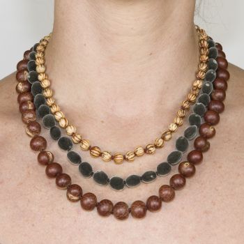 Bijou en graines naturelles : Collier modèle MAGIDEA ACAI Triple 0